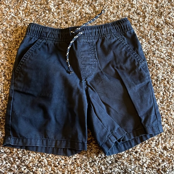 4T cat and Jack shorts - Picture 1 of 3